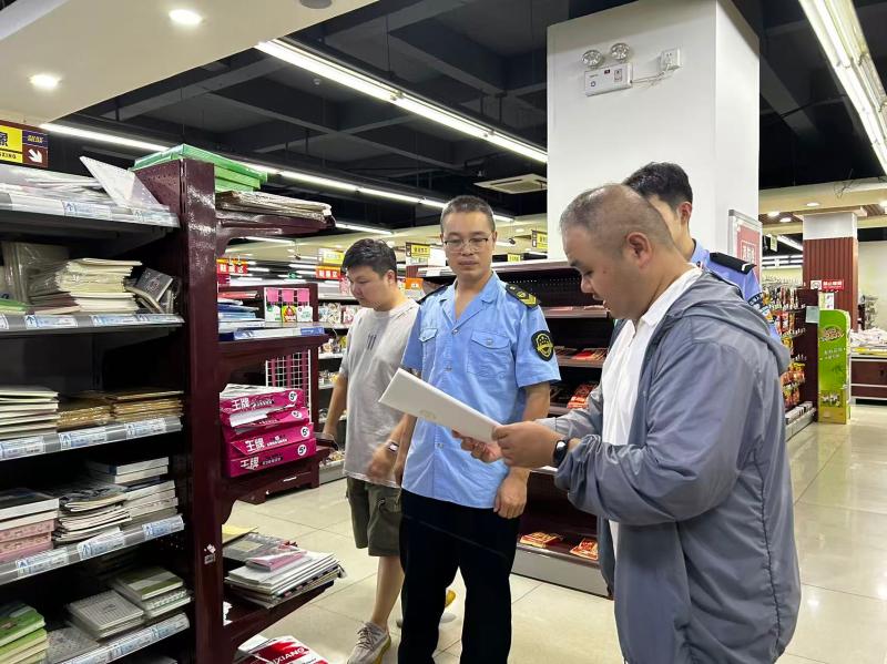 万春街道开展"扫黄打非"专项检查 筑牢未成年人健康成长防线